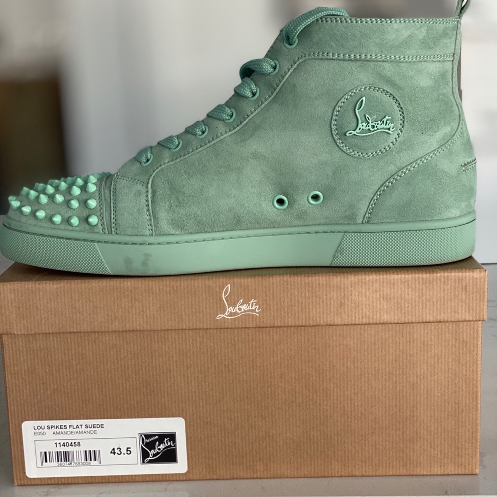 Lou Spikes Flat Suede Men’s 10.5.